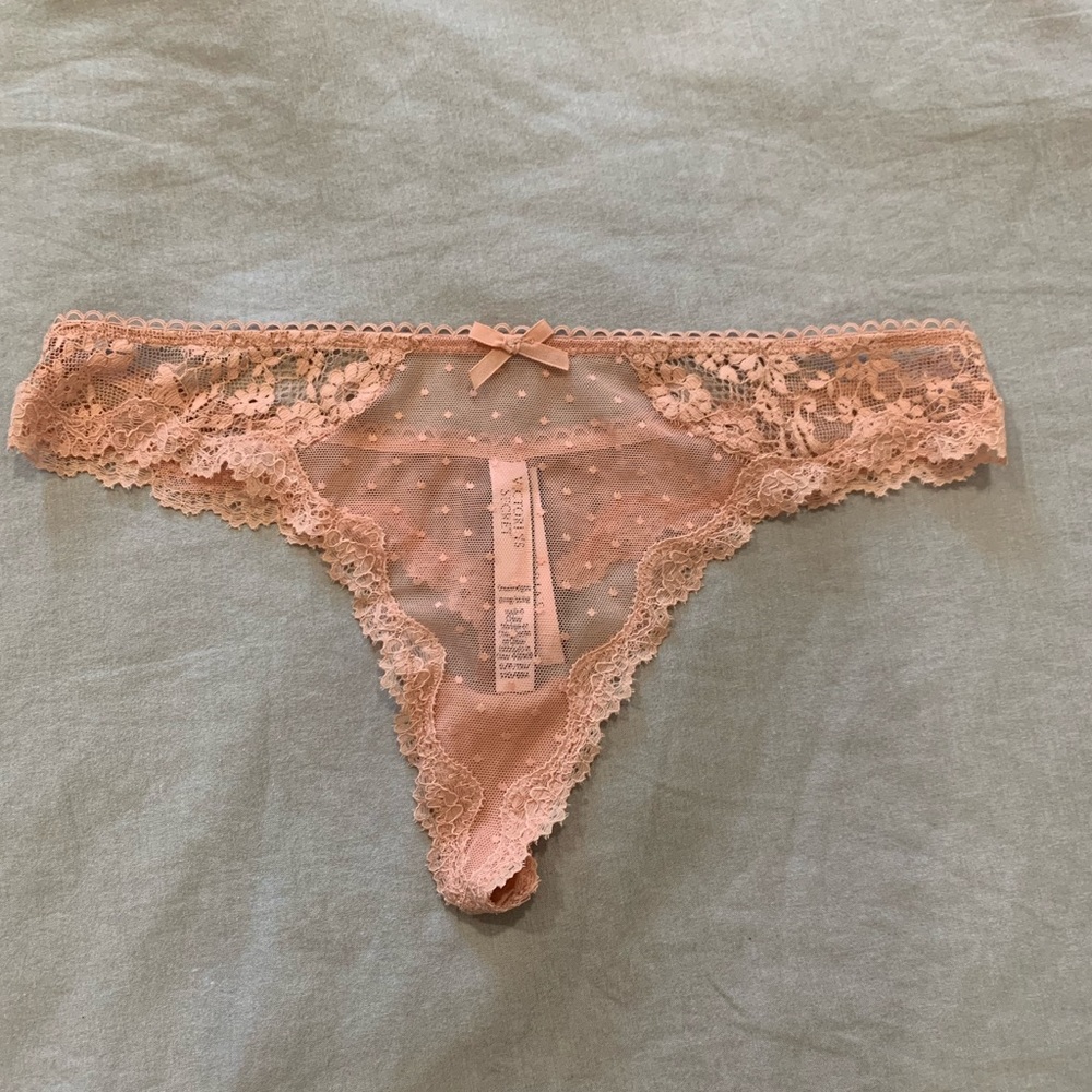 NWT Victoria’s Secret Med Dream Angels Thong